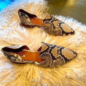 Snake skin low heel  beautiful shoe